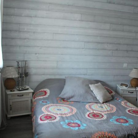 Jolie Chambre Dans Quartier Calme เอซีนส์ ภายนอก รูปภาพ