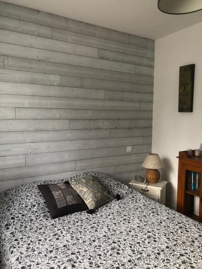 Jolie Chambre Dans Quartier Calme เอซีนส์ ภายนอก รูปภาพ